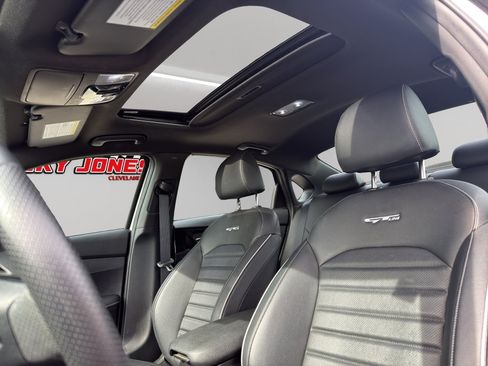Used 2023 Kia Forte GT-Line w/ GT-Line Premium Package FWD image 4