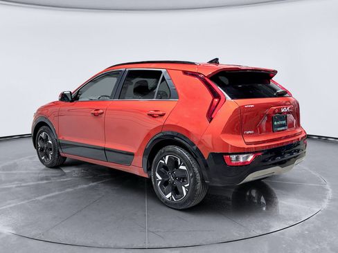 Used 2023 Kia Niro Wind w/ Wind Preserve Package FWD image 2