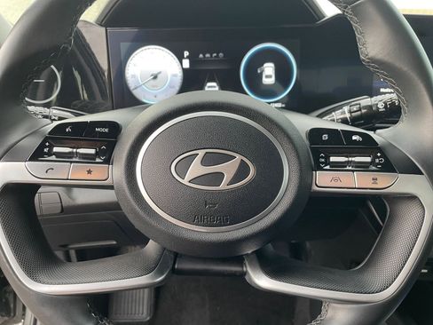 Used 2025 Hyundai Elantra Limited image 27