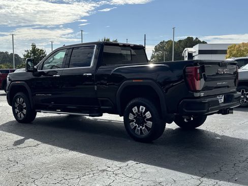 Used 2026 GMC Sierra 2500 Denali w/ Technology Package AWD/4WD image 8