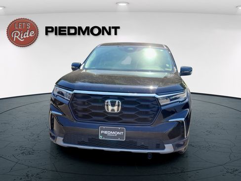 Used 2025 Honda Pilot EX-L image 2