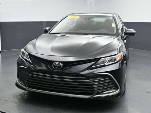 Used 2023 Toyota Camry LE FWD image 4