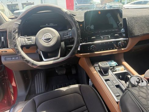 Certified 2025 Nissan Pathfinder Platinum w/ Cargo Package FWD image 10