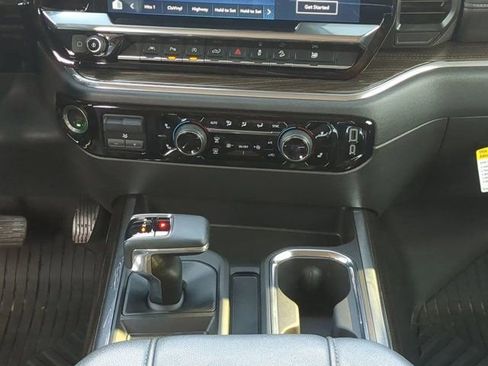 Used 2024 Chevrolet Silverado 1500 LT Trail Boss w/ LT Trail Boss Premium Package image 19