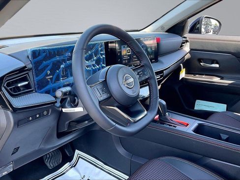 New 2026 Nissan Kicks SR image 7