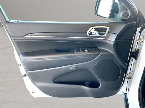 Used 2020 Jeep Grand Cherokee Limited w/ Luxury Group II image 12