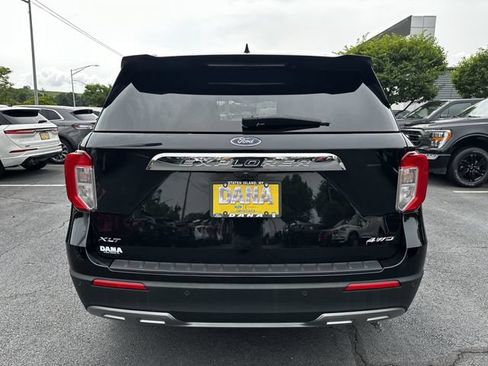 Certified 2023 Ford Explorer XLT w/ Equipment Group 202A AWD/4WD image 8