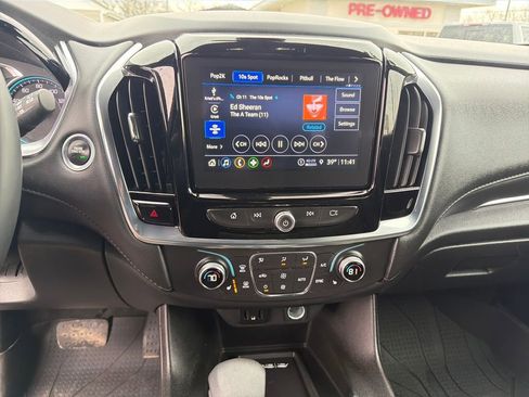 Used 2023 Chevrolet Traverse LT image 21