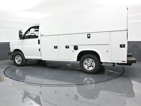 New 2025 Chevrolet Express 3500 w/ Power Convenience Package image 4