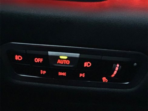 Used 2020 BMW X5 M50i image 21