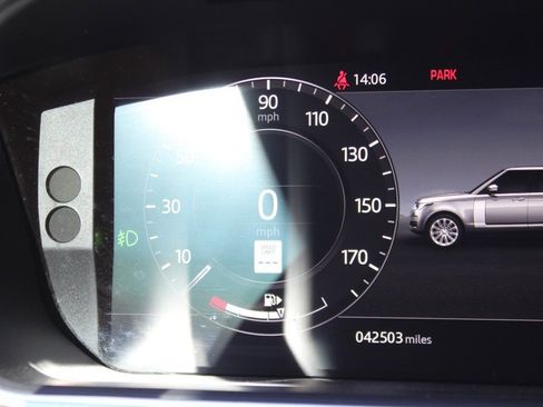 Used 2022 Land Rover Range Rover P525 Westminster Edition image 19