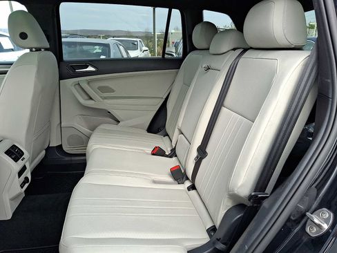 Used 2022 Volkswagen Tiguan SE R-Line AWD/4WD image 8