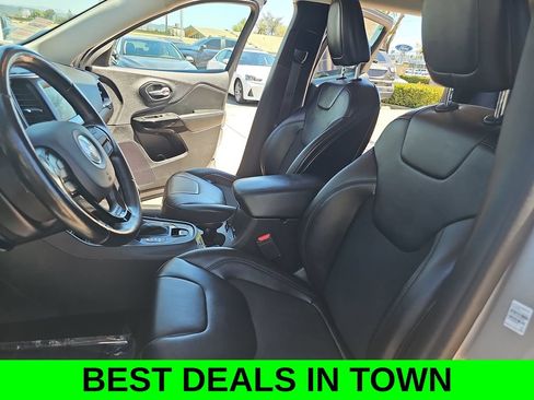 Used 2021 Jeep Cherokee Latitude Plus FWD image 14