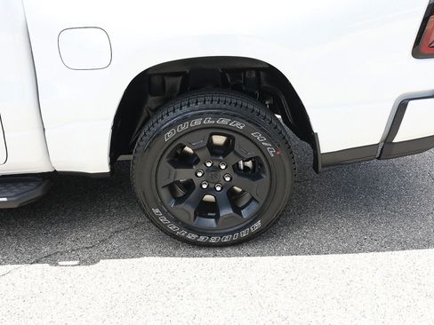New 2026 RAM 1500 Express AWD/4WD image 4