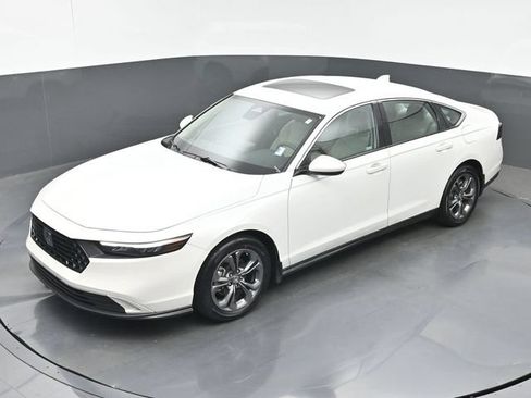 Used 2023 Honda Accord EX image 29