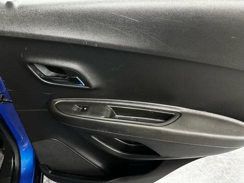 Used 2015 Chevrolet Trax LS image 13