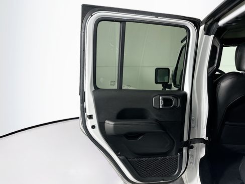 Used 2023 Jeep Wrangler Unlimited Sahara AWD/4WD image 26