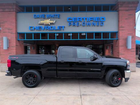 Used 2018 Chevrolet Silverado 1500 LT w/ All Star Edition AWD/4WD image 9