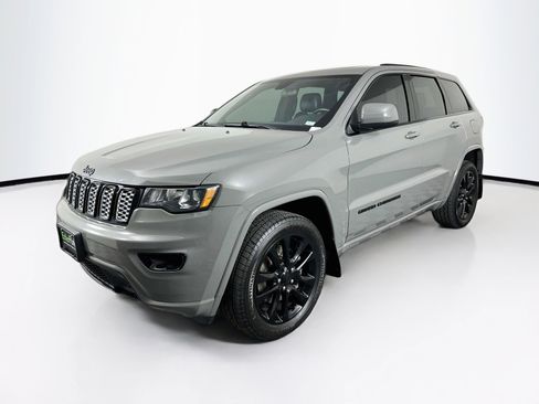 Used 2021 Jeep Grand Cherokee Laredo X AWD/4WD image 3