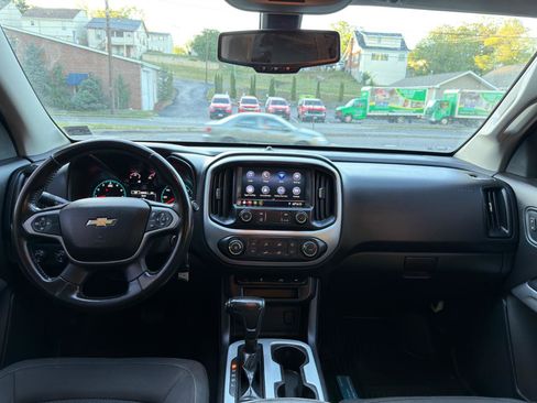 Used 2021 Chevrolet Colorado LT AWD/4WD image 18