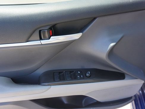 Used 2023 Toyota Camry SE image 4