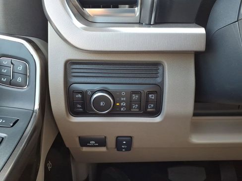 New 2026 Ford F250 Platinum w/ Platinum Plus Package AWD/4WD image 14