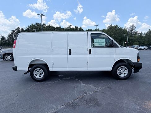 New 2026 Chevrolet Express 2500 w/ Driver Convenience Package RWD image 4