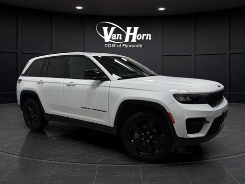 Used 2023 Jeep Grand Cherokee Altitude image 37