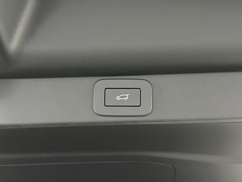 Used 2025 Land Rover Range Rover Long Wheelbase SE image 38