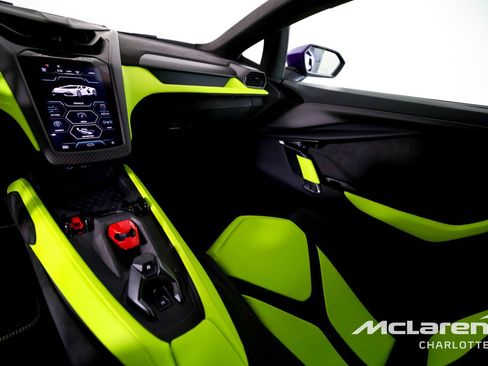 Used 2025 Lamborghini Revuelto AWD/4WD image 16