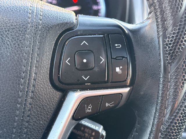 Used 2017 Toyota Highlander SE AWD/4WD image 34