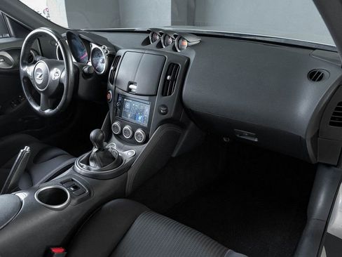 Used 2020 Nissan 370Z Coupe image 12