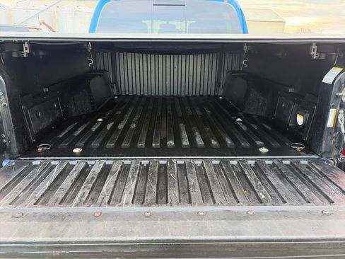 Used 2017 Toyota Tacoma TRD Off-Road w/ Tow Package (A/T) image 38