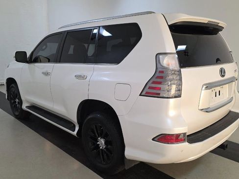 Used 2023 Lexus GX 460 Premium w/ Premium Package AWD/4WD image 4