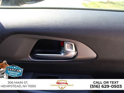 Used 2025 Chrysler Pacifica Select FWD image 19