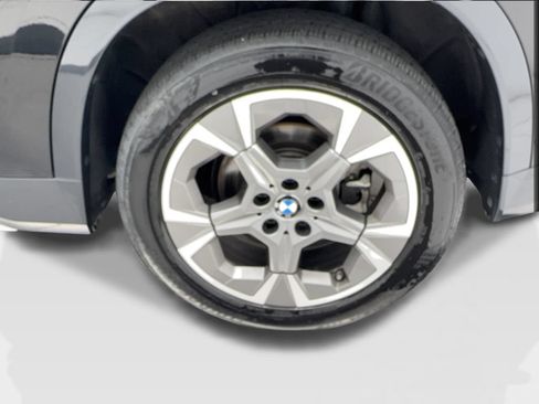 Used 2025 BMW X1 xDrive28i AWD/4WD image 11