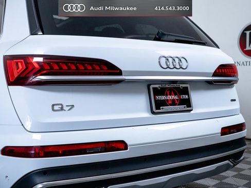 Used 2023 Audi Q7 3.0T Premium w/ Convenience Package AWD/4WD image 11