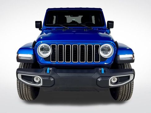 Used 2024 Jeep Wrangler Unlimited Sahara w/ Technology Group image 11