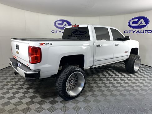Used 2018 Chevrolet Silverado 1500 LTZ Z71 AWD/4WD image 3