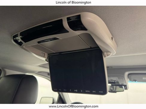 Used 2018 GMC Yukon SLT AWD/4WD image 25