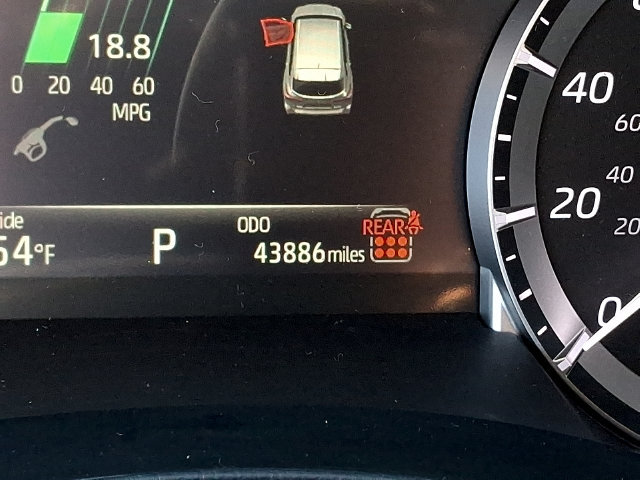 Used 2024 Toyota Highlander XLE AWD/4WD image 18