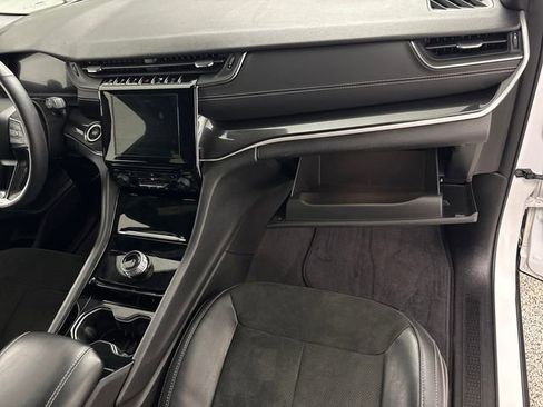 Used 2021 Jeep Grand Cherokee L Laredo image 18