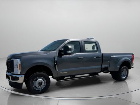 New 2026 Ford F350 XL w/ XL Chrome Package image 13
