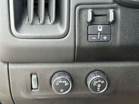 Used 2022 Chevrolet Colorado ZR2 w/ ZR2 Midnight Special Edition image 16