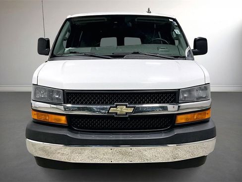 Used 2020 Chevrolet Express 3500 LT w/ LT Preferred Equipment Group image 2