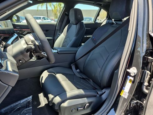 New 2027 BMW i5 eDrive40 w/ Executive Package RWD image 16