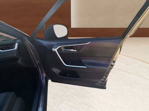 Used 2021 Toyota RAV4 XLE image 62