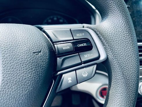 Used 2018 Honda Accord EX image 16