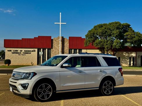 Used 2018 Ford Expedition Platinum image 9