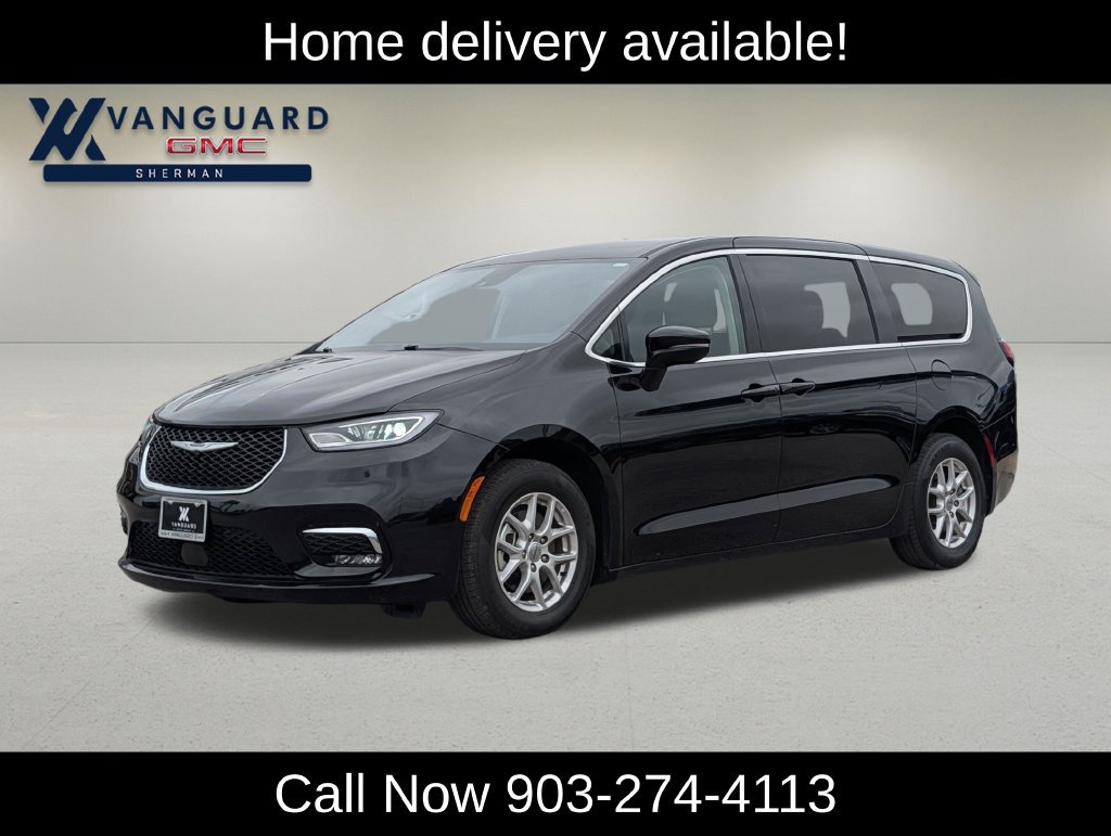 Used 2024 Chrysler Pacifica Touring-L FWD image 3